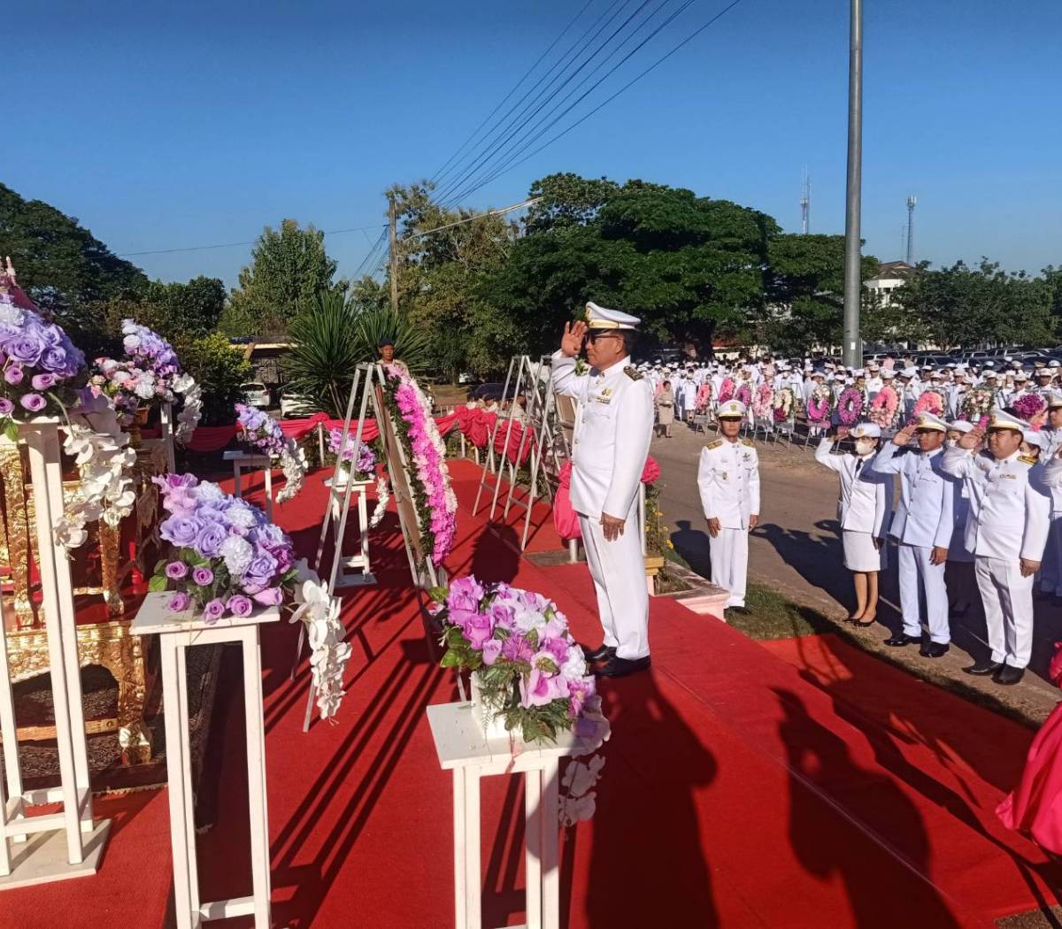 ร่วมพิธีวางพวงมาลาเนื่องในวันคล้ายวันสวรรคตพระบาทสมเด็จพระจุลจอมเกล้าเจ้าอยู่หัว ณ บริเวณพระบรมราชานุสาวรีย์พระบาทสมเด็จพระจุลจอมเกล้าเจ้าอยู่หัว